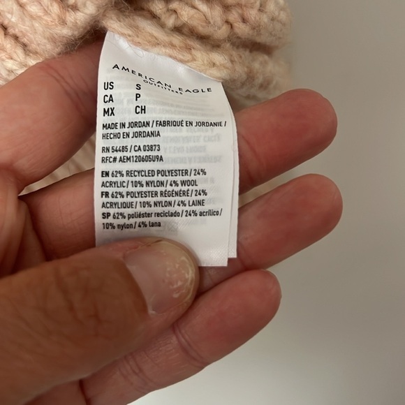 American Eagle wool blend cable knit light pink cream sweater size small ♦️ - Picture 6 of 6